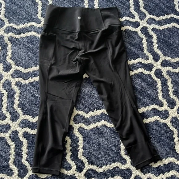 Athleta Salutation Stash 7/8 Legging - Picture 4 of 5